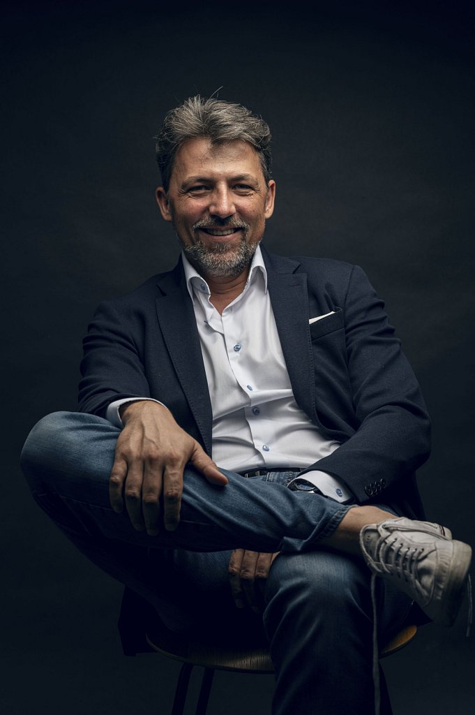Alex-G-107beweb.jpg